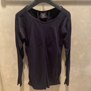 Athleta black long sleeved top Medium